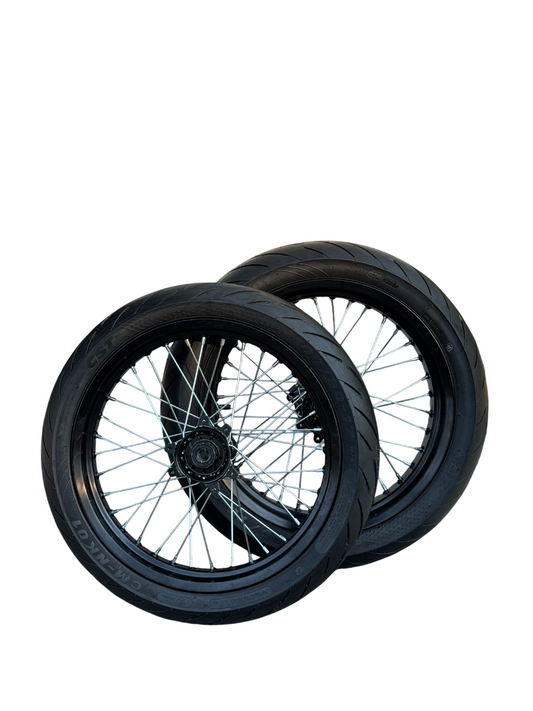 "Black on black " Ultra Sumos